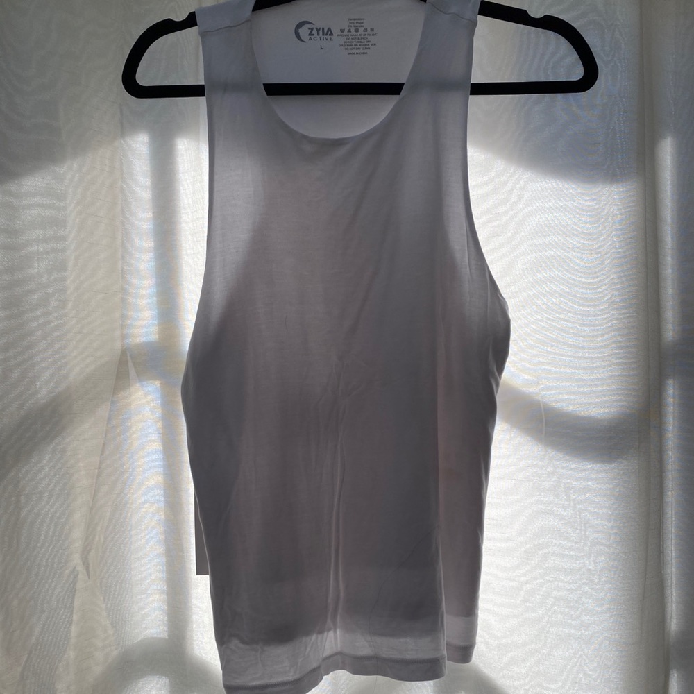 White feeling It tank